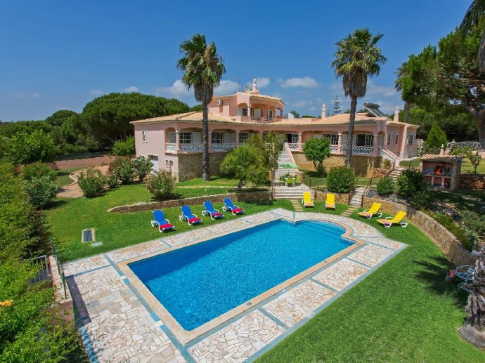 V4 - VILA MARISOL, Luxury Vila with 4 bdrs, garden. pool and bbq