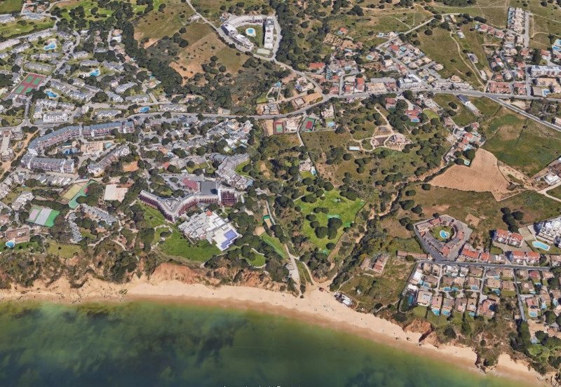 Balaia, praia e golfe